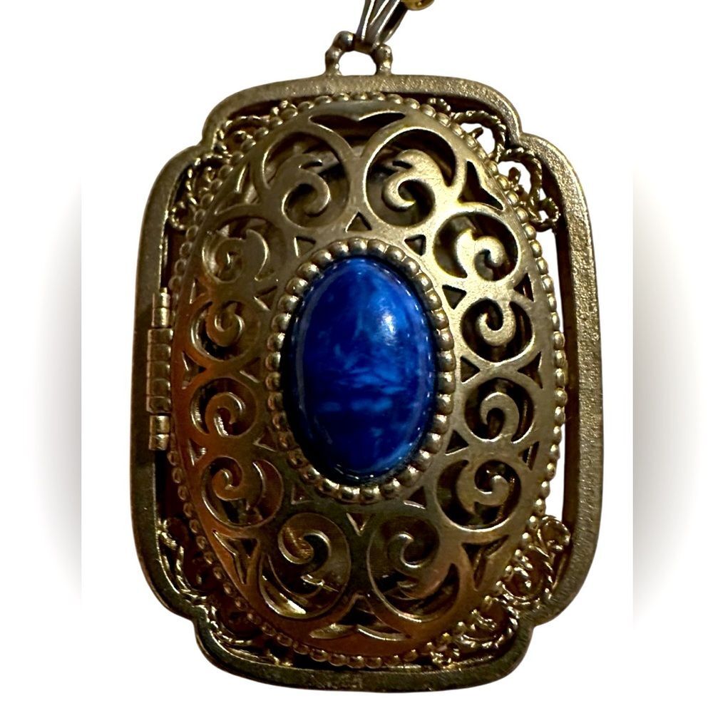Avon Vintage gold tone metal faux lapis cabochon perfume glaze pendant necklace
